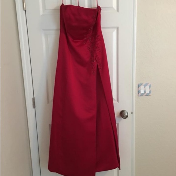 Red prom dress - Picture 1 of 3